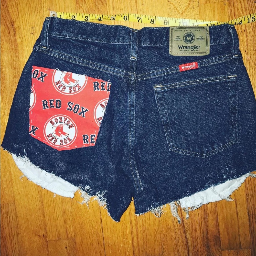 Boston Red Sox wrangler shorts! Size 28:)
#bostonredsoxfans